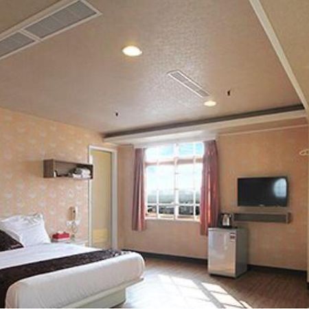 Ya Tai Hotel Kaohsiung Buitenkant foto