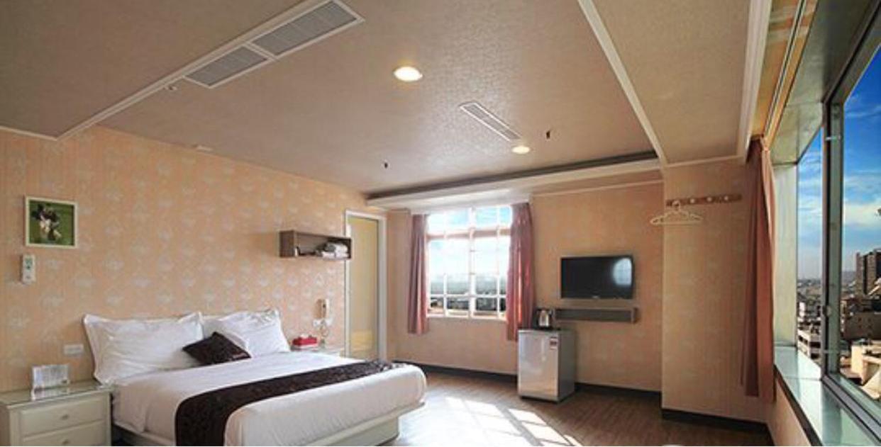 Ya Tai Hotel Kaohsiung Buitenkant foto