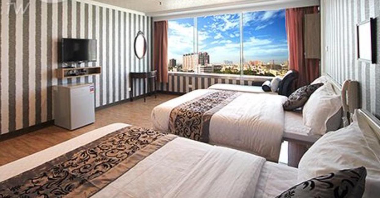 Ya Tai Hotel Kaohsiung Buitenkant foto