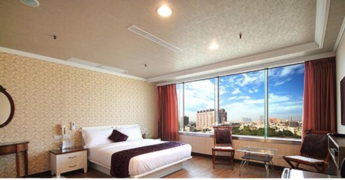 Ya Tai Hotel Kaohsiung Buitenkant foto